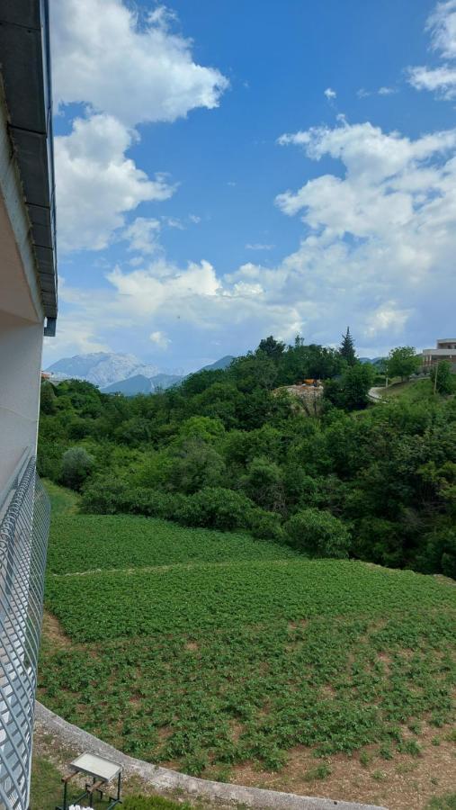 Apartman Nature Zvecanje Luaran gambar