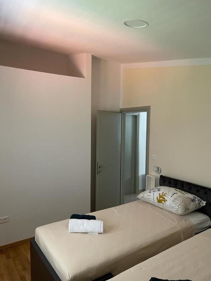 Apartman Nature Zvecanje Luaran gambar