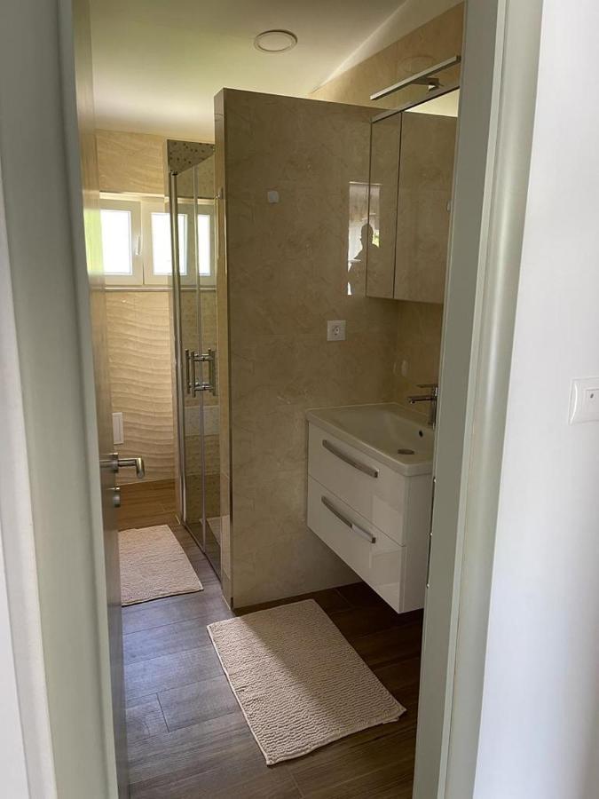 Apartman Nature Zvecanje Luaran gambar